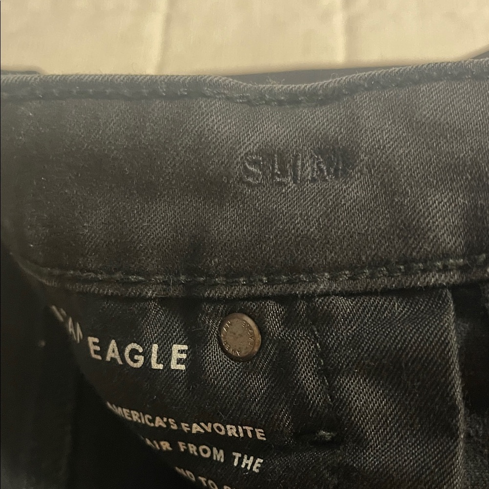 American Eagle Outfitters Men's Relaxed Black Jeans - Picture 3 of 5